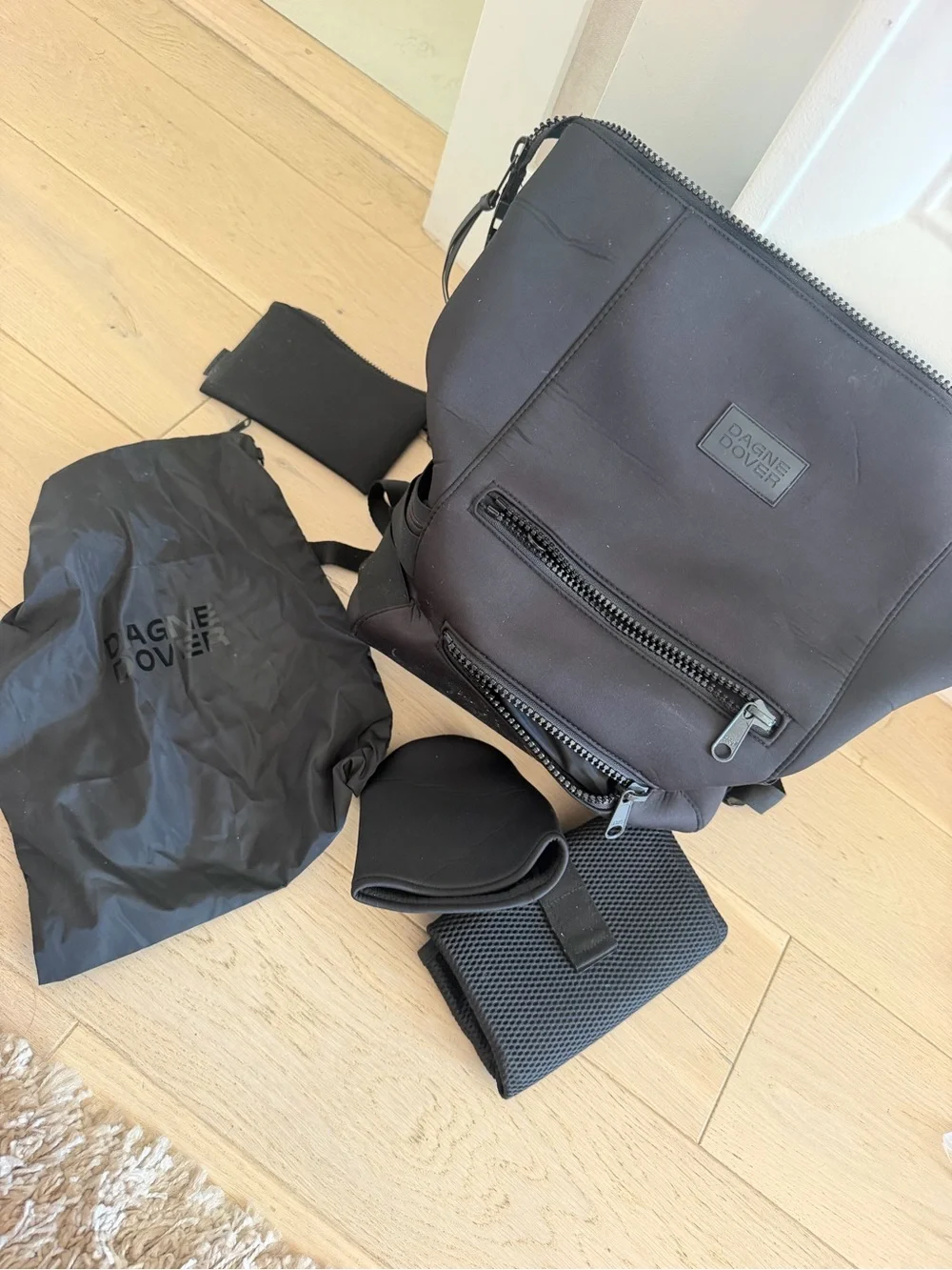 Dagne Dover minimalist roll